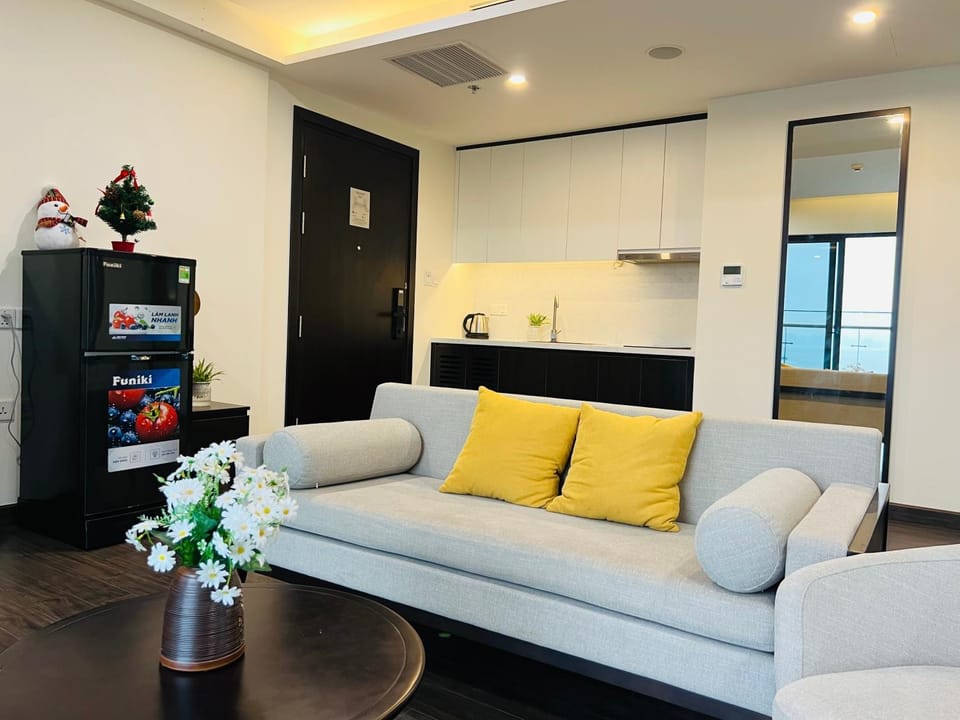 Kitchen or kitchenette, Living room, Seating area, pet friendly