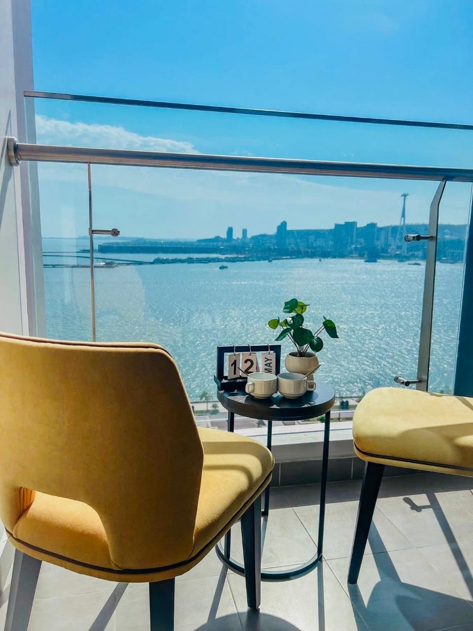 Day, Natural landscape, View (from property/room), Balcony/Terrace, Living room, Seating area, Sea view