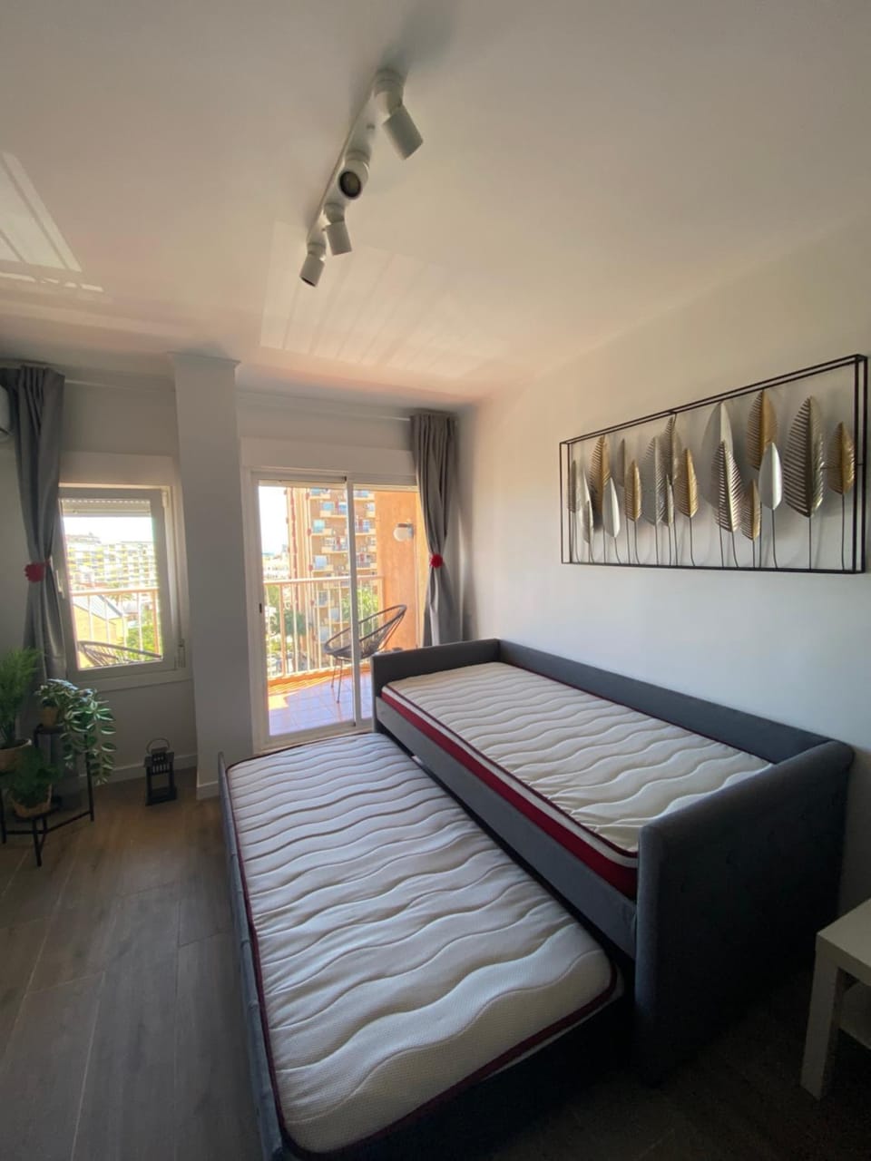 Communal lounge/ TV room, Bed, Living room