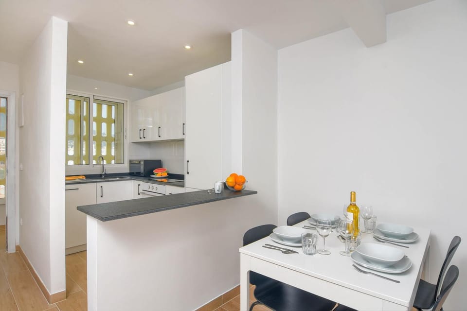 Kitchen or kitchenette, Living room