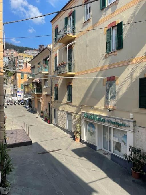 Property building, Day, Neighbourhood, City view, Street view, Location
