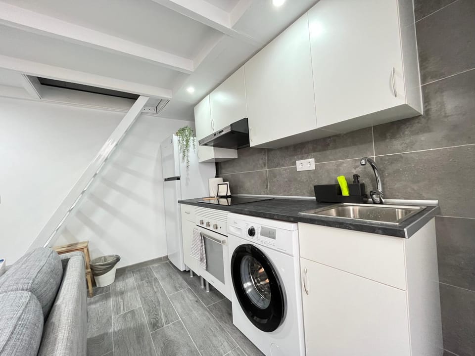 Kitchen or kitchenette