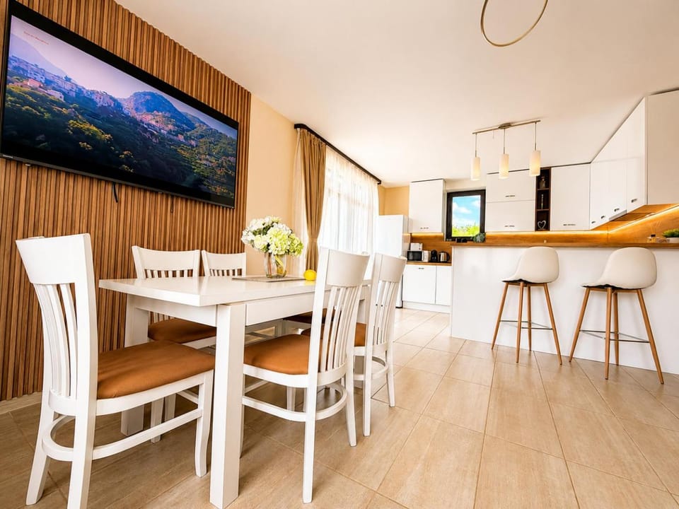 Property building, Dining area, air conditioner