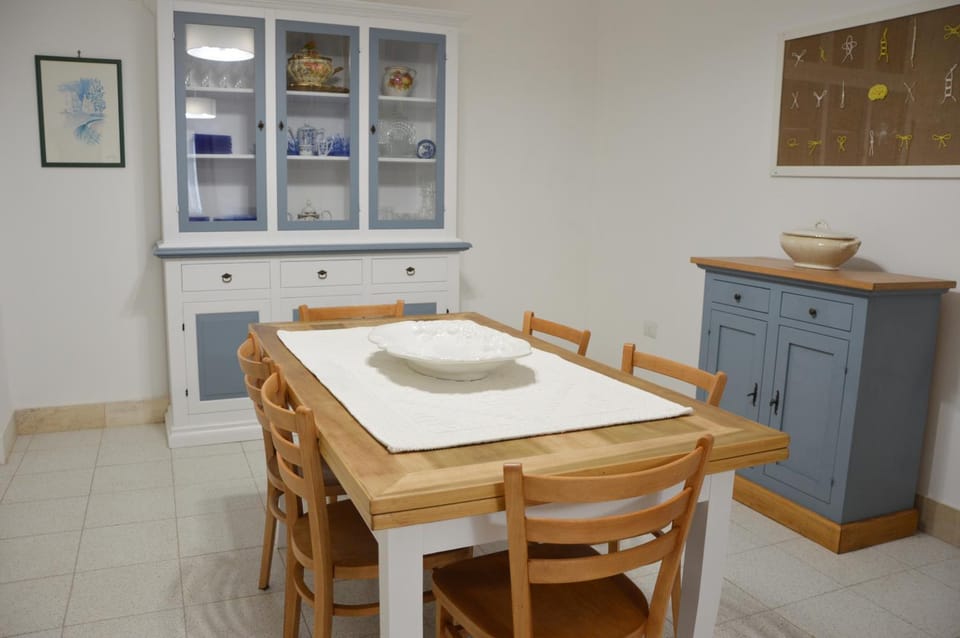 Dining area, Lunch, Lunch