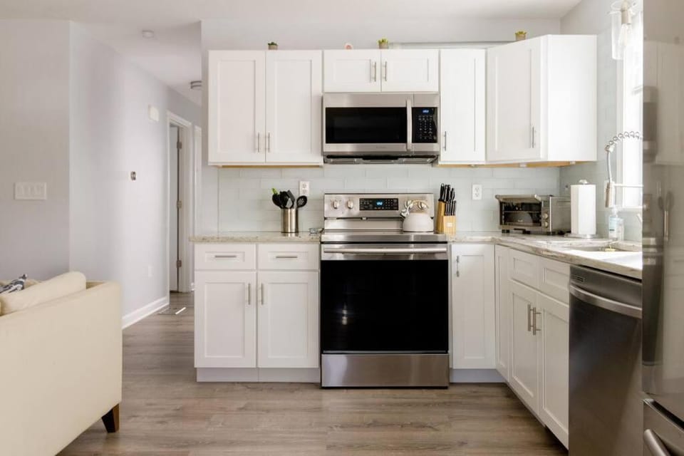 Luxury 3BD Condo in the heart of Providence Apartment in North Providence