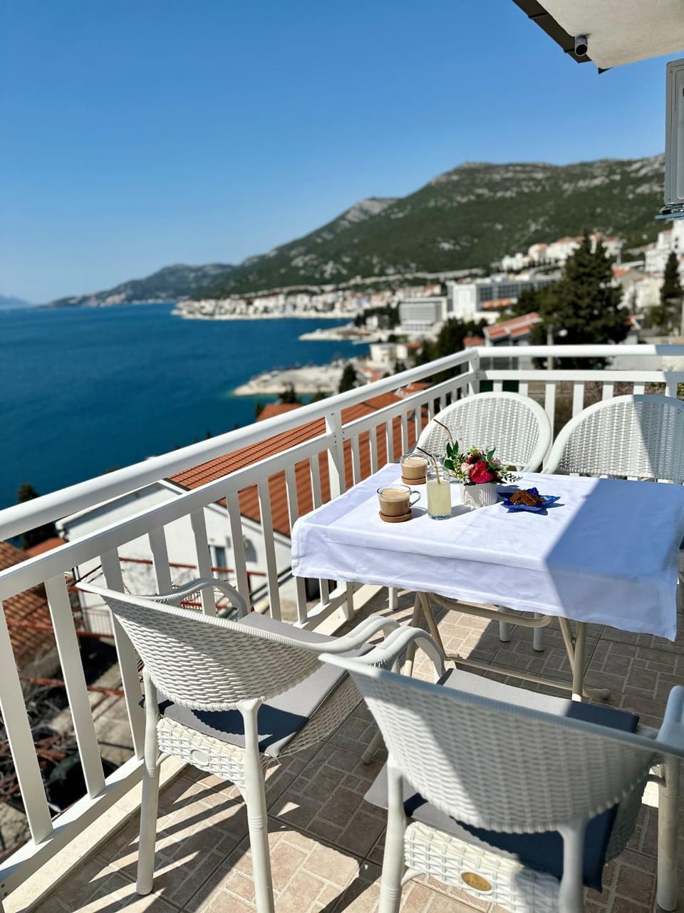 Day, View (from property/room), Balcony/Terrace, Seating area, Sea view