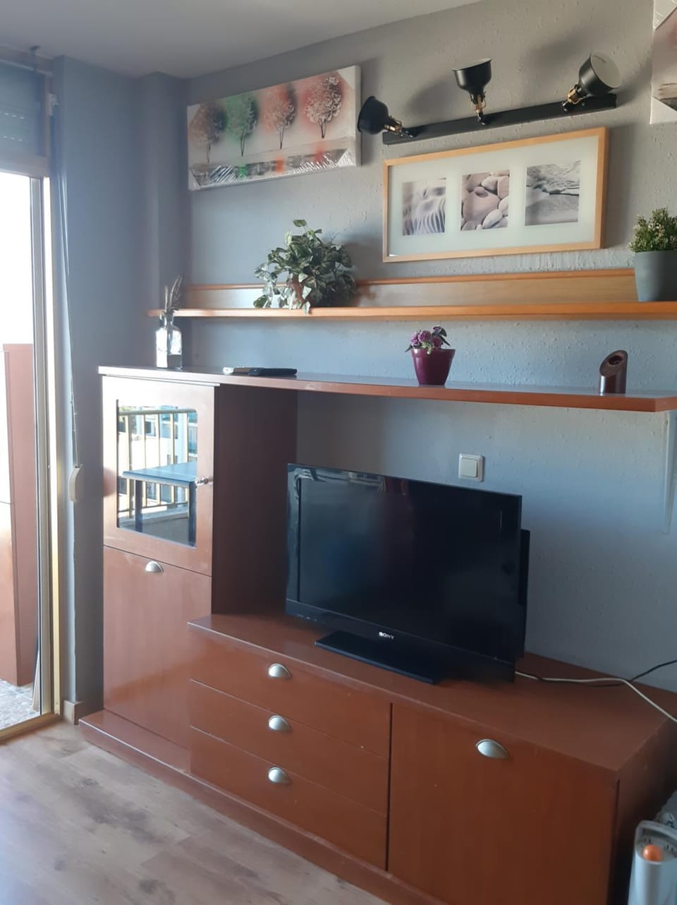 Communal lounge/ TV room