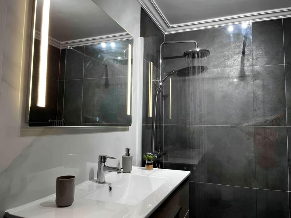 Shower, Bathroom