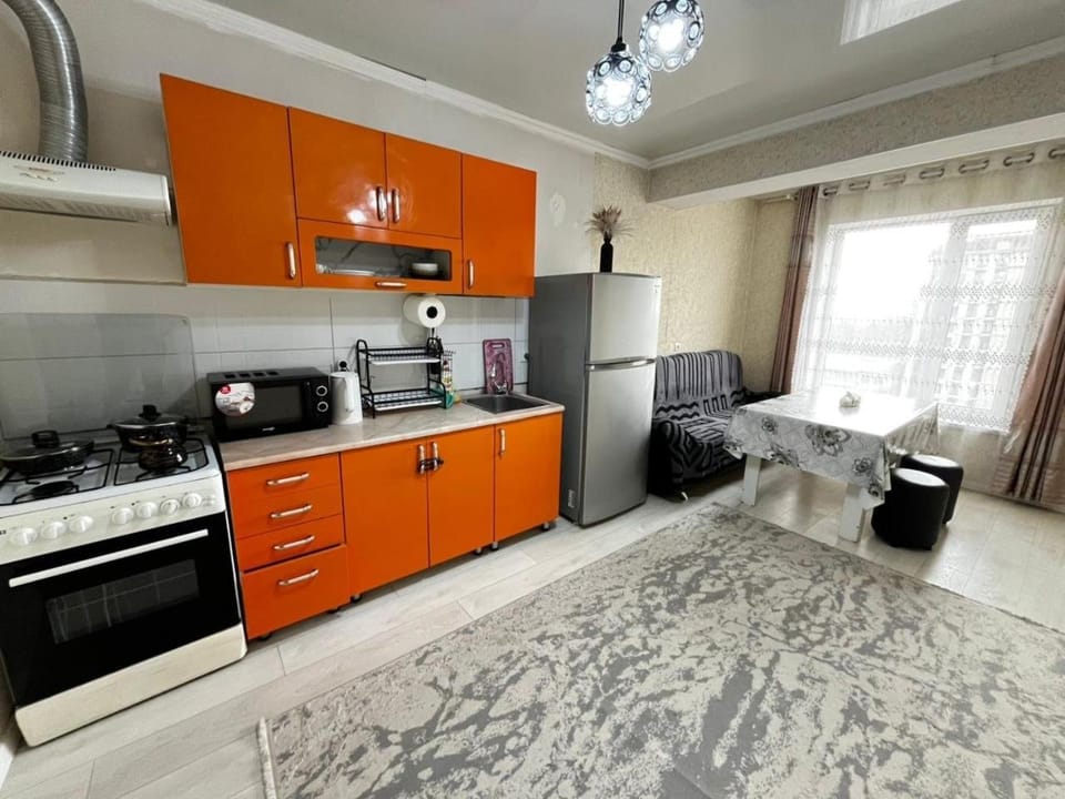 microwave, kitchen