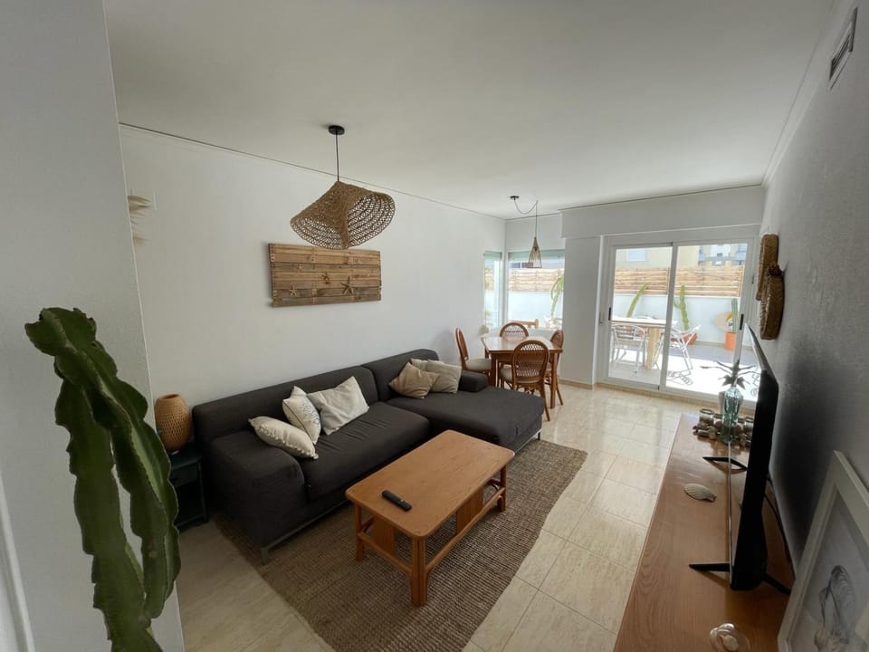 Communal lounge/ TV room, TV and multimedia, Living room, Seating area