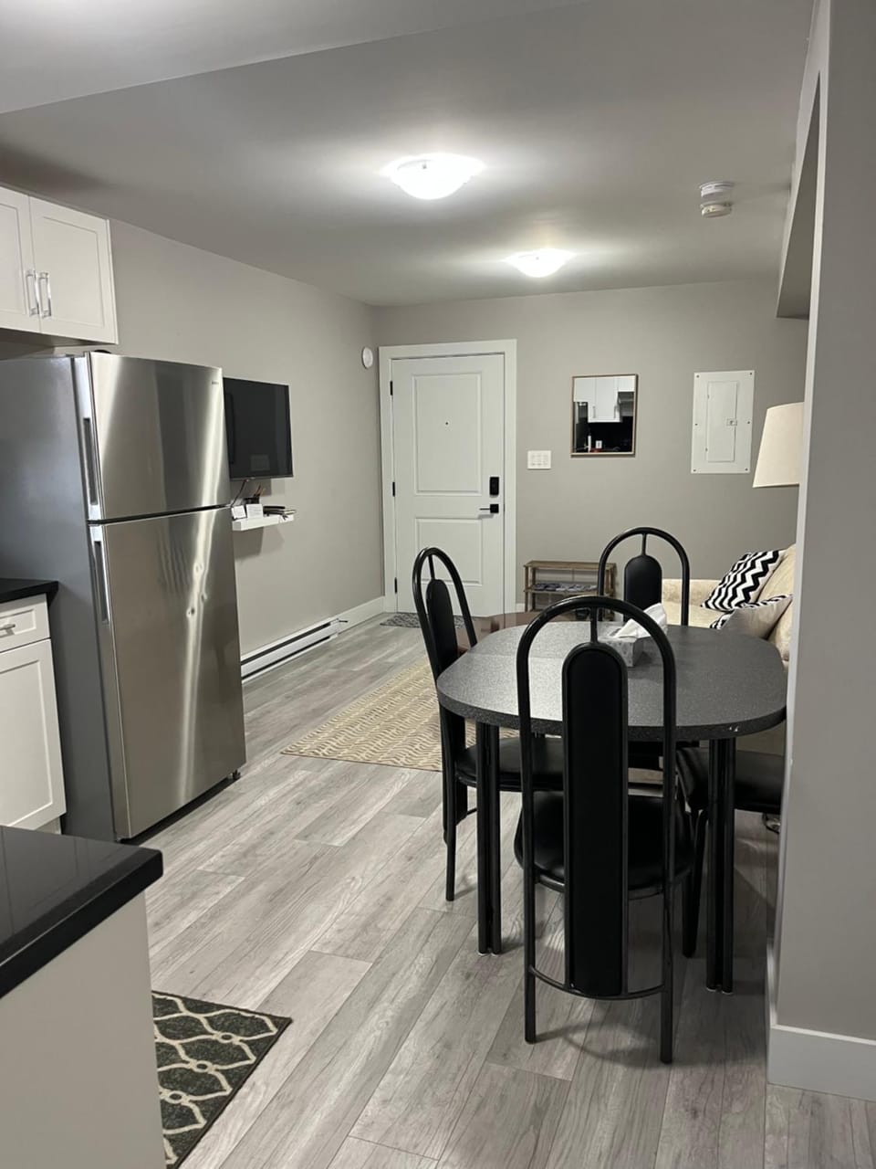 Dugg Bed And Breakfast Apartment in Vancouver Island