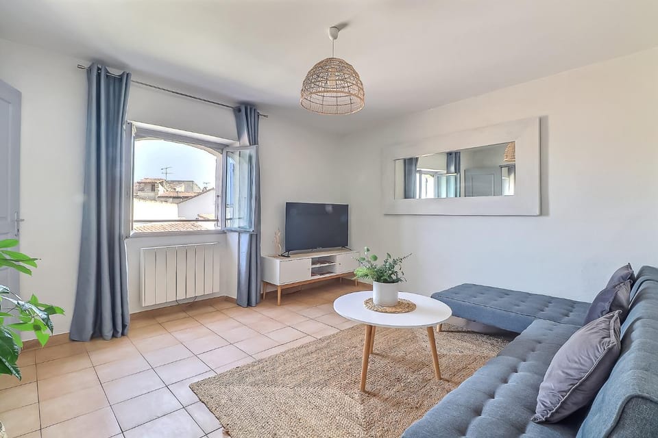 LE TOLOSANA - Appartement 4 personnes - Centre WiFi Cosy Apartment in Arles