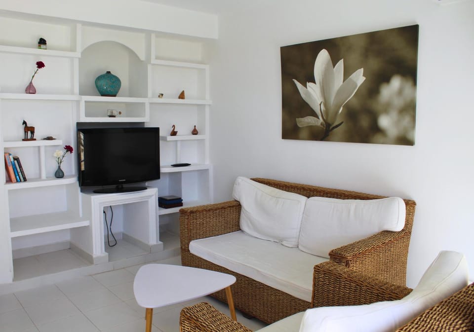 Communal lounge/ TV room, TV and multimedia, Living room