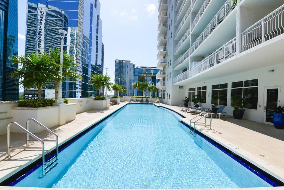 Pool view, Swimming pool, sunbed