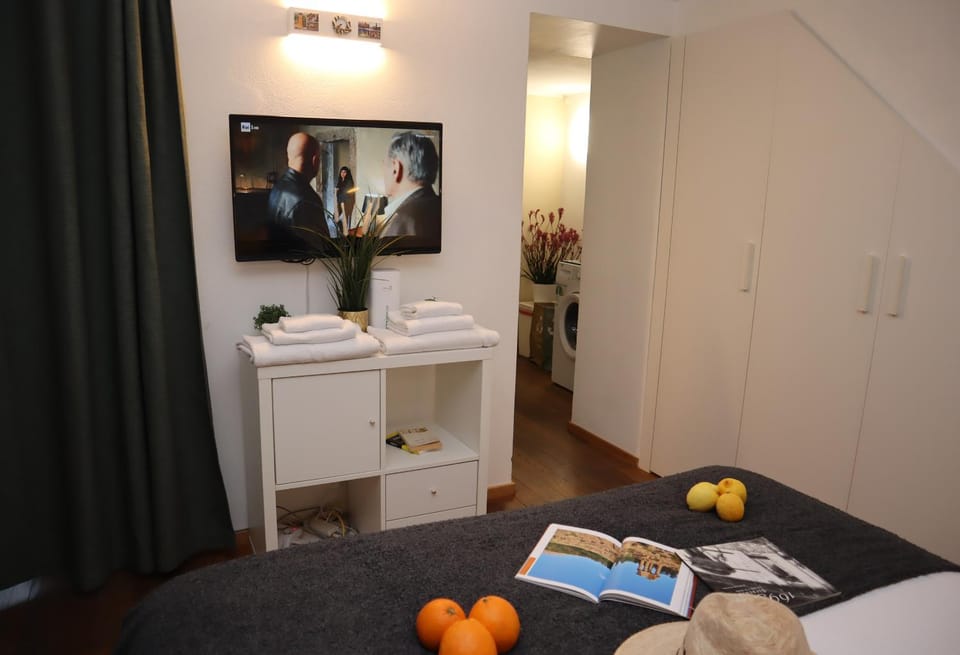 TV and multimedia, Photo of the whole room, Bedroom, internet, towels