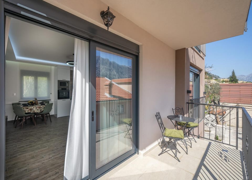 Day, View (from property/room), Balcony/Terrace, Dining area