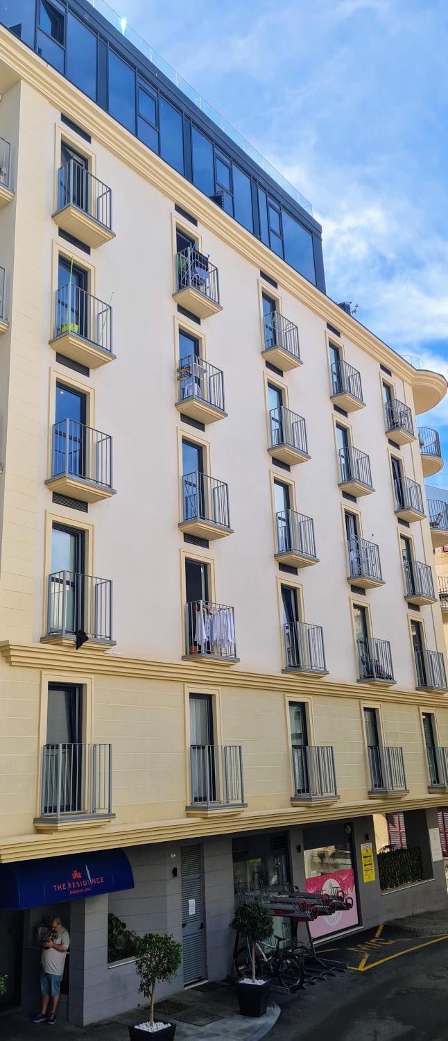Lovely Central studio king bed Apartment in Gibraltar