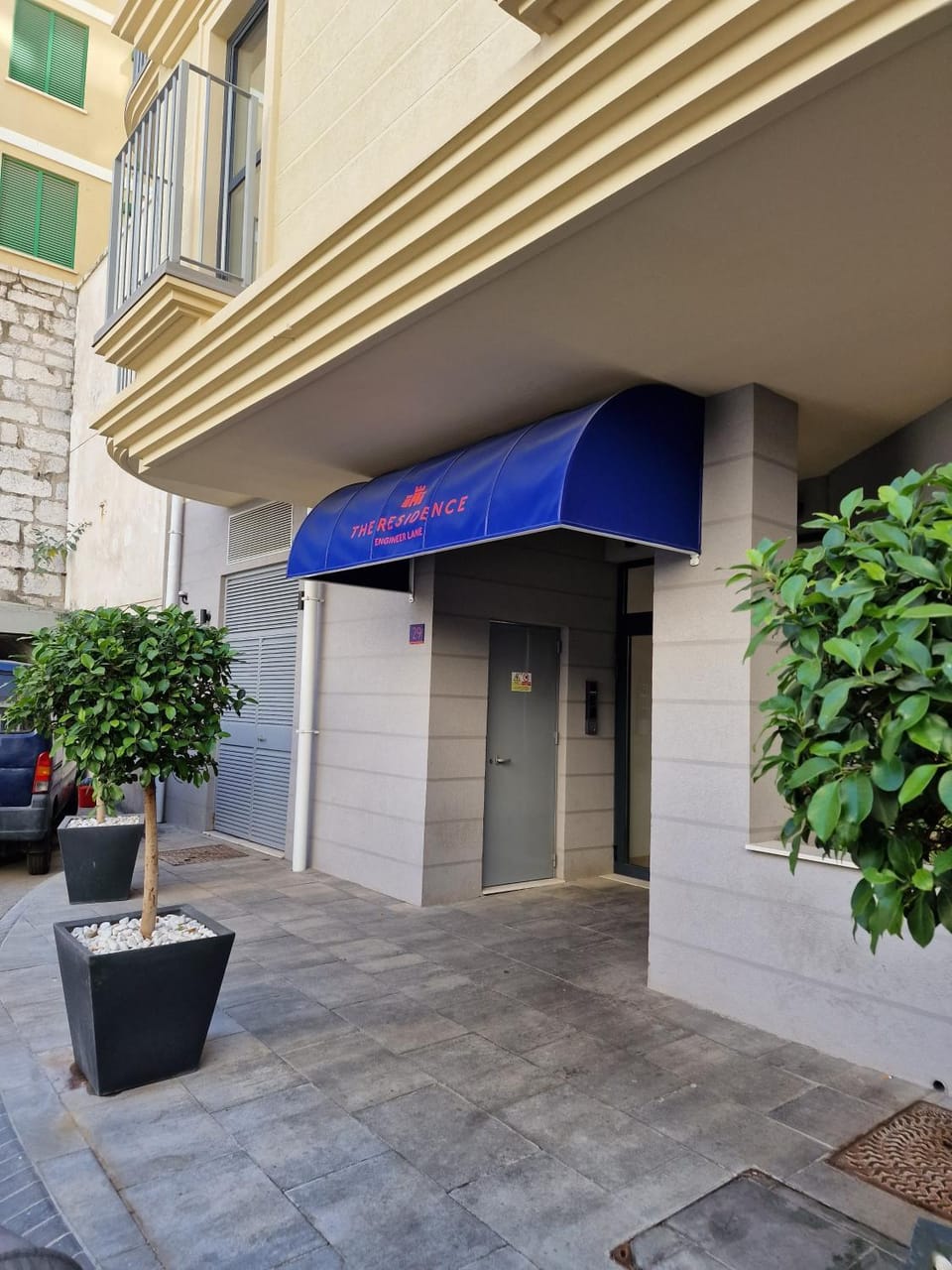 Facade/entrance