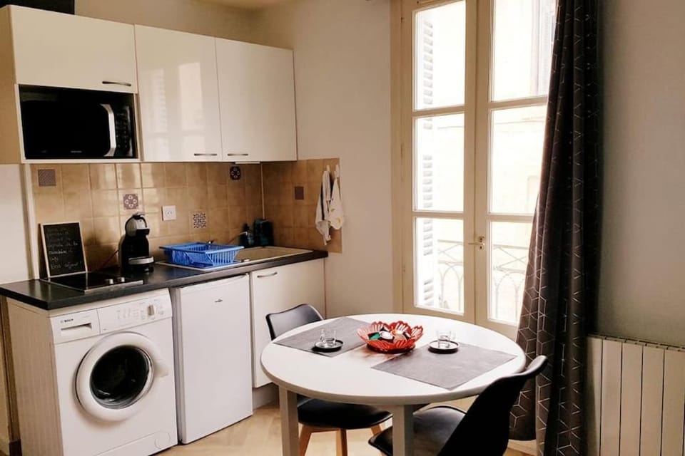 Coffee/tea facilities, Kitchen or kitchenette, Dining area, minibar, washing machine