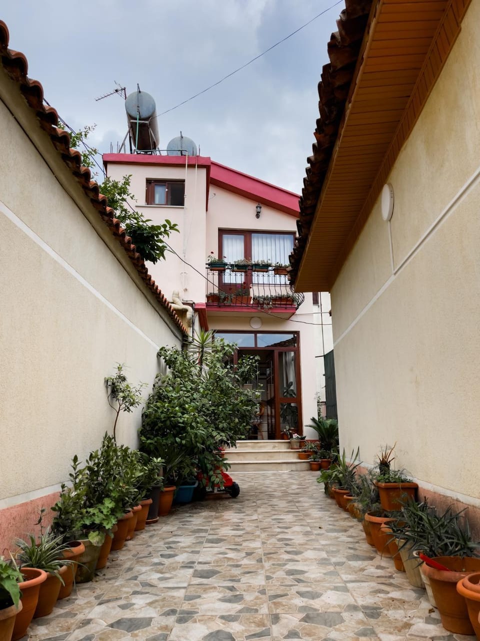 Property building, Day, Garden, Garden view
