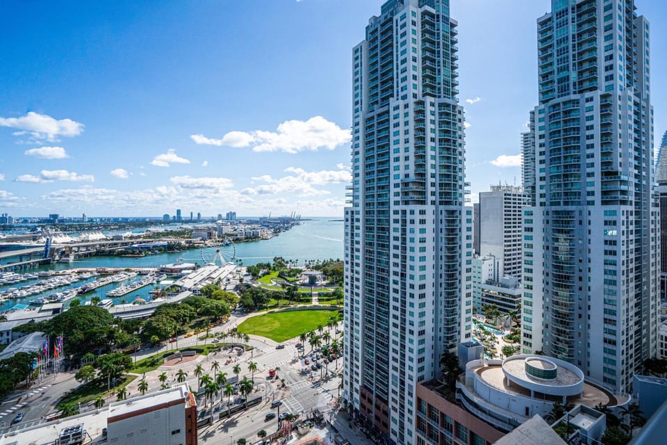 Devereaux Miami Luxury One-Bedroom and Studios Apartment in Miami
