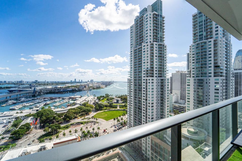 Devereaux Miami Luxury One-Bedroom and Studios Apartment in Miami