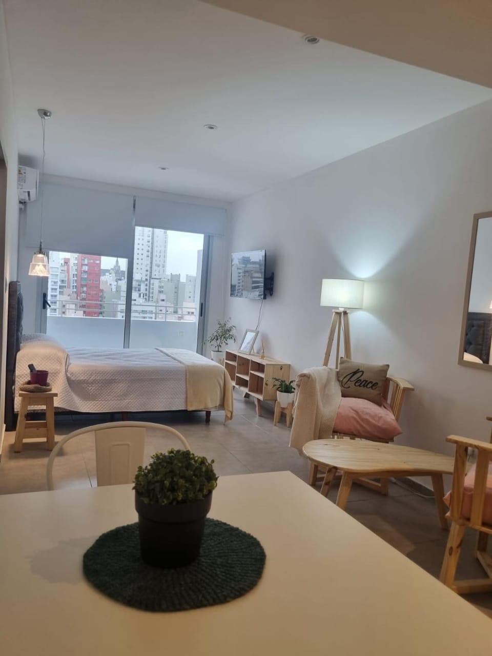 Communal lounge/ TV room, View (from property/room), Photo of the whole room, Seating area, Dining area