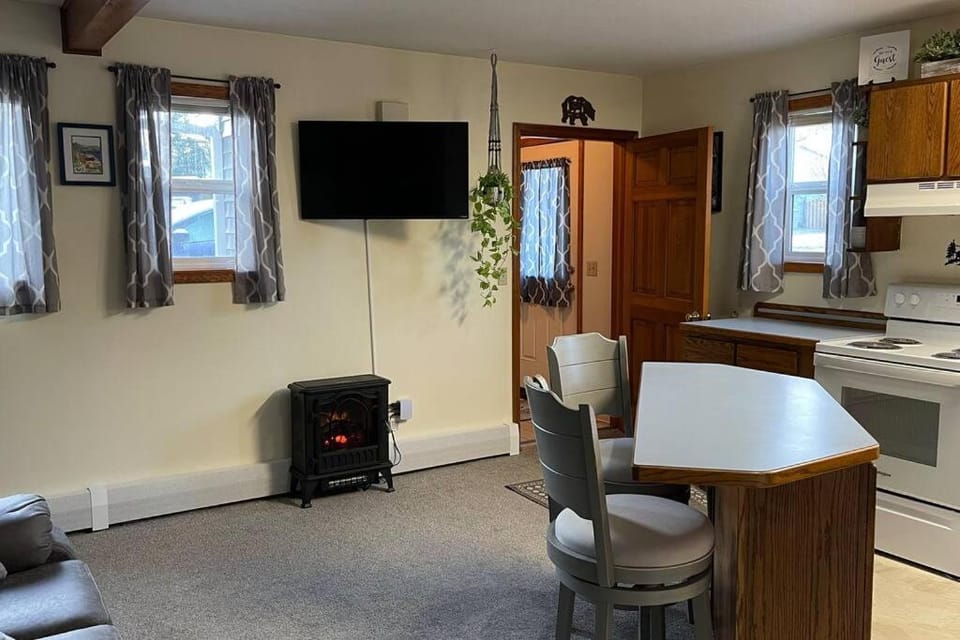Den Mishka - Kodiak's Den of the Little Bear Apartment in Alaska