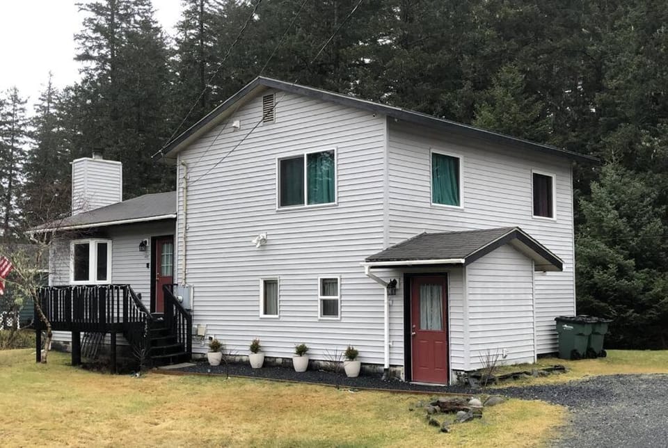 Den Mishka - Kodiak's Den of the Little Bear Apartment in Alaska