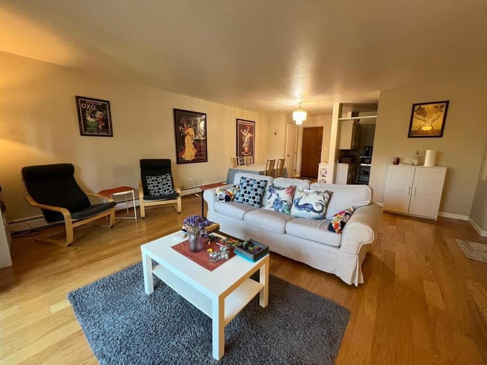 Private Room in a Grand House Vacation rental in Jamaica Plain