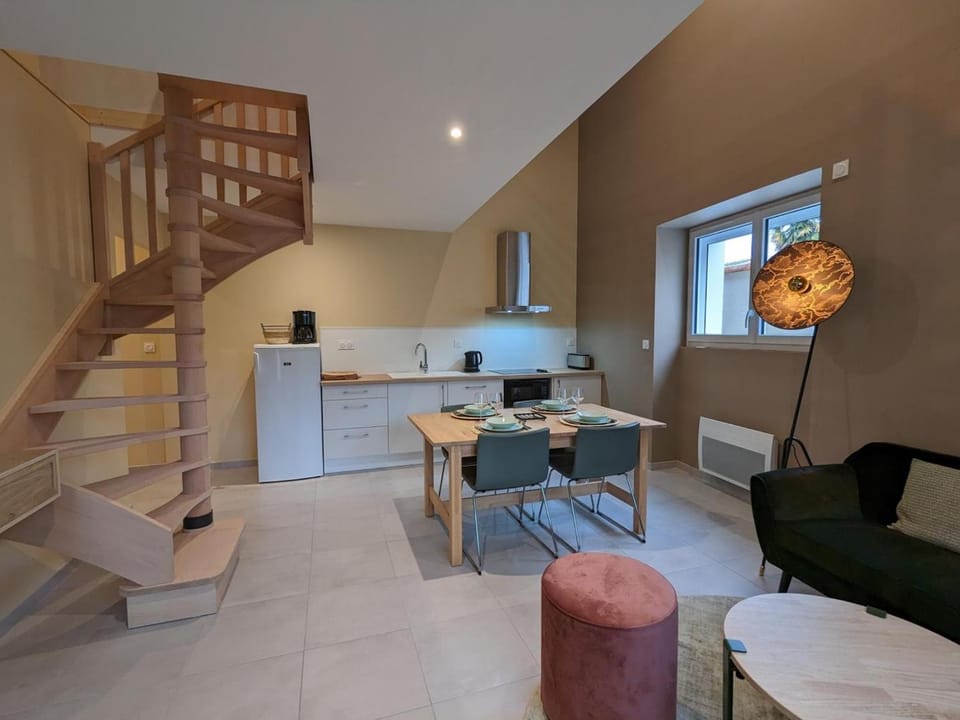 Charmante maison à Angoulême, cour privée, proche parc et bus, accueil bébé, Wifi, animaux acceptés - FR-1-653-230 House in Angoulême