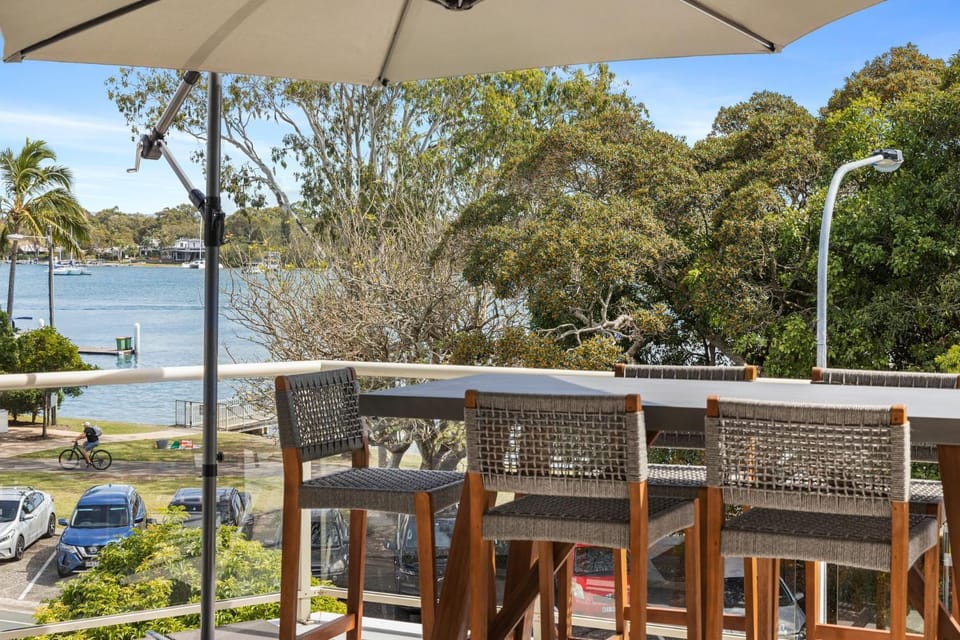 View (from property/room), Balcony/Terrace, River view