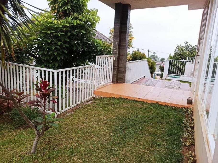SpringHills Villa Panderman Batu - Private Pool Villa in Batu