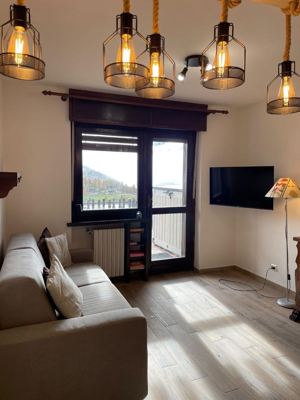 Bilocale con terrazzo e vista spettacolare sui monti Apartment in Sestriere