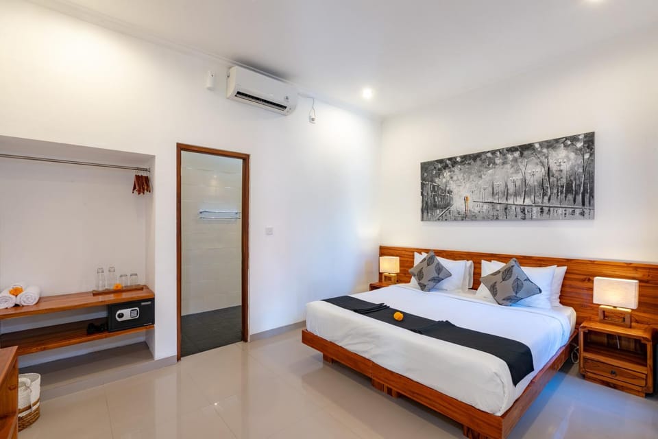 Vast 5bd Villa with Garden and Private Pool 250m to Beach Villa in Kuta