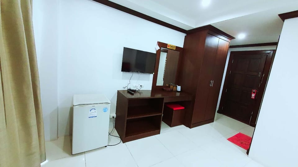 TV and multimedia, Bedroom, wardrobe