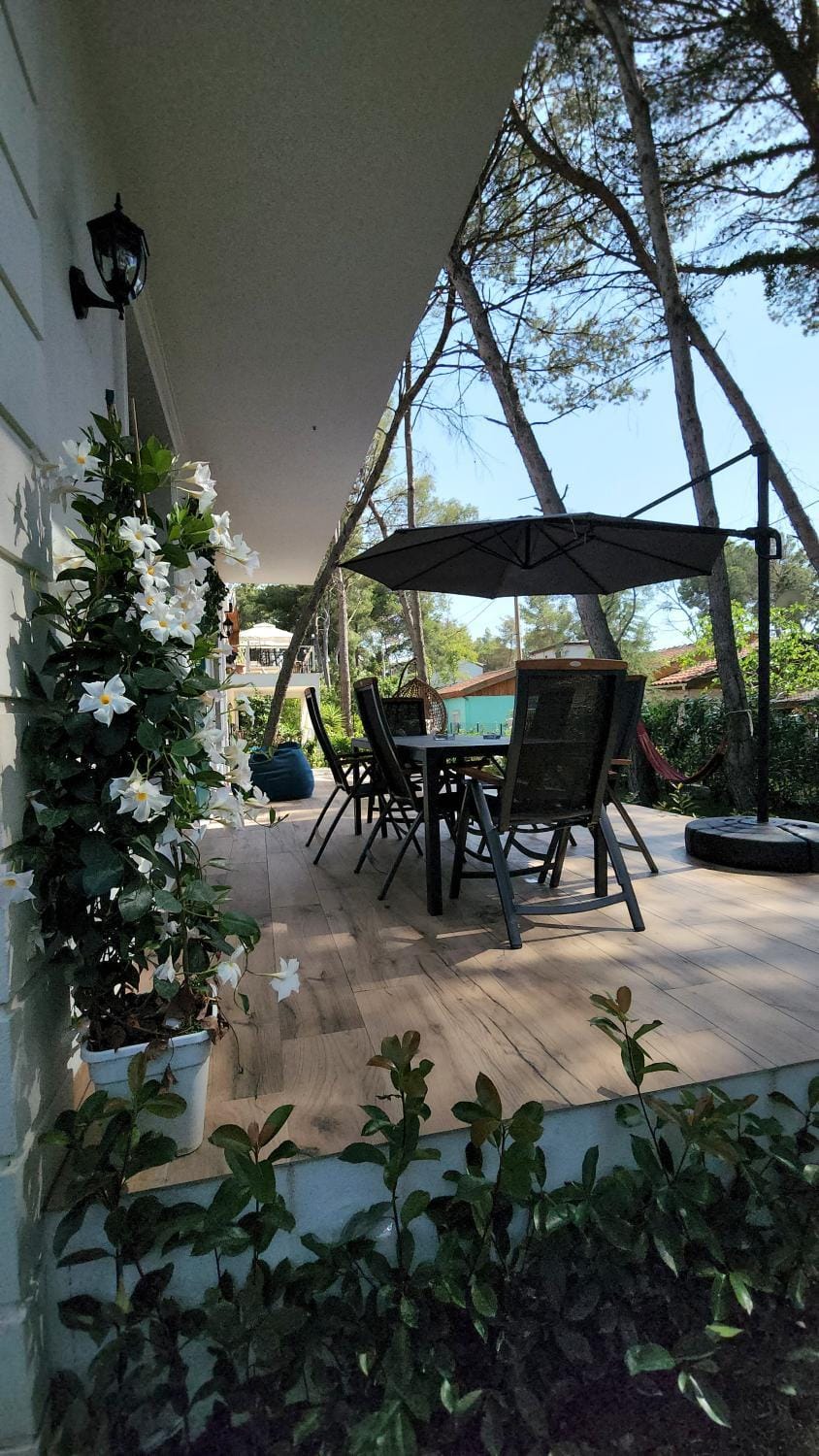 Patio, Day, Garden, View (from property/room), Balcony/Terrace, Dining area, Garden view