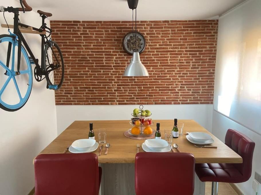 Food and drinks, Dining area
