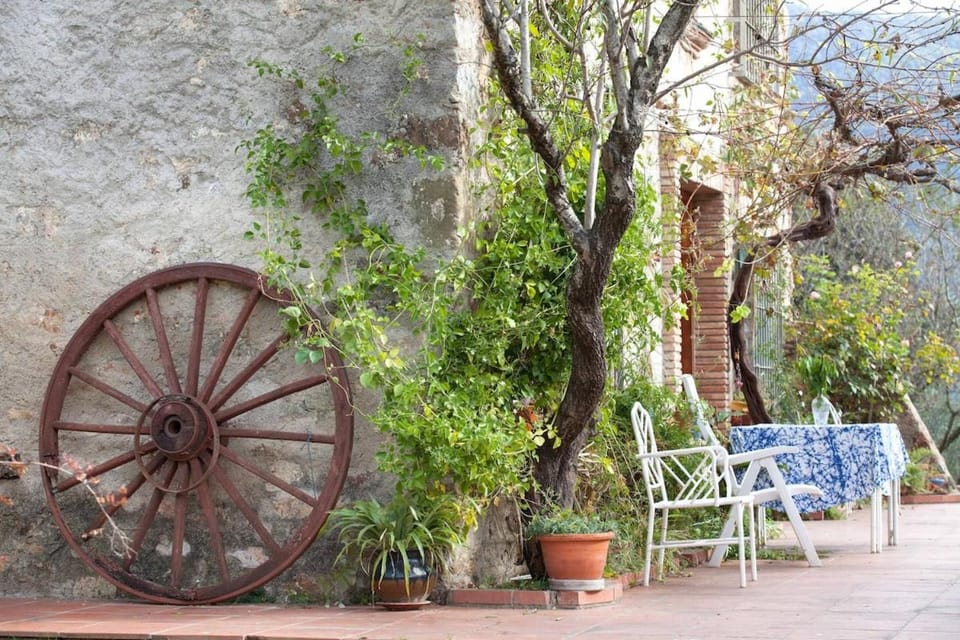 MASIA CAN SUNYER AGROTURISMO Farm Stay in Maresme
