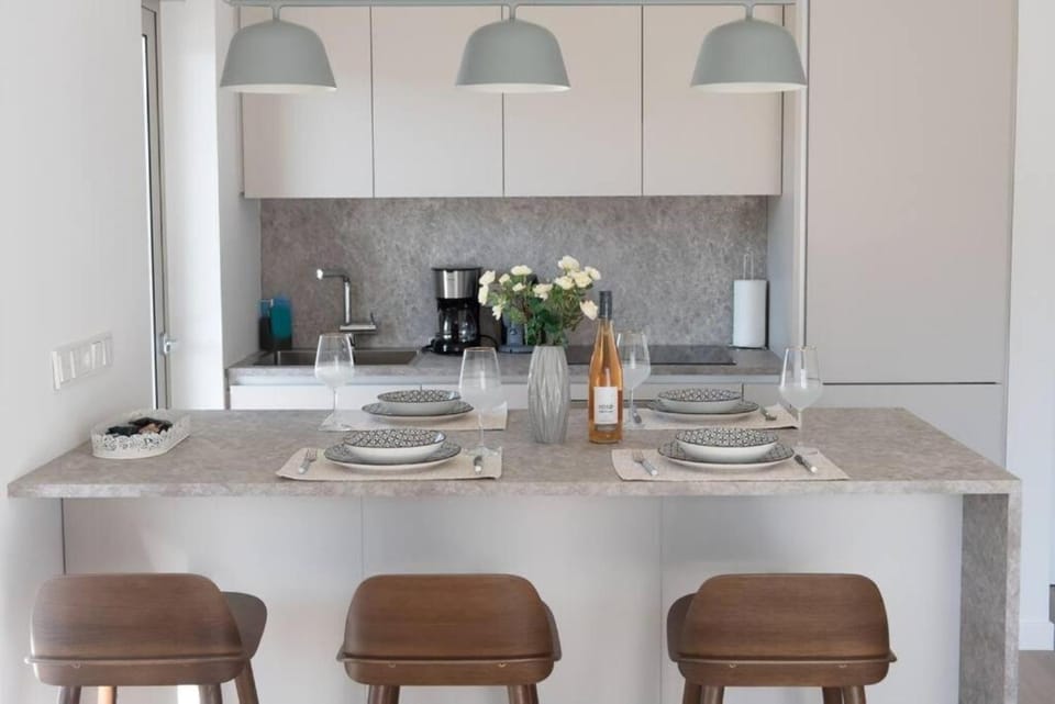 Kitchen or kitchenette, Dining area, stove