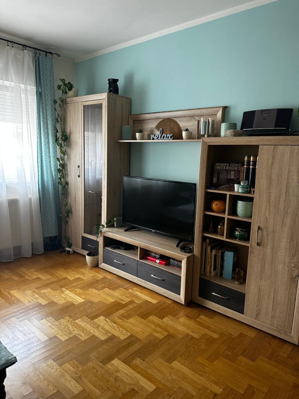 Communal lounge/ TV room, Library, TV and multimedia