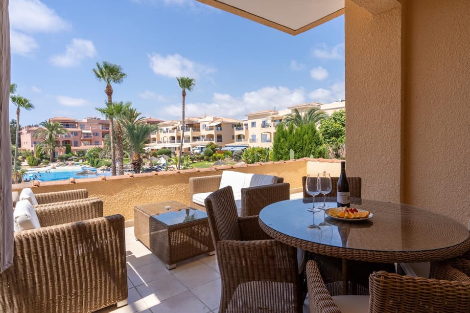 Patio, Balcony/Terrace, Dining area