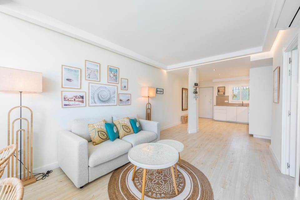 Living room, air conditioner