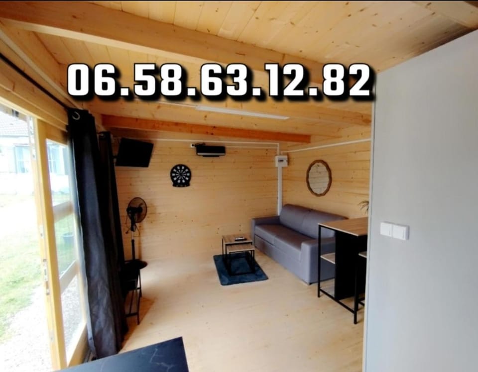 Tiny house toute équipée avec jardin Chalet in Centre-Val de Loire