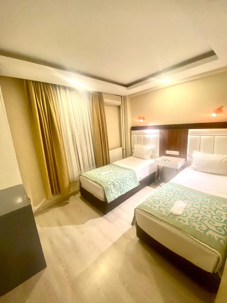 Photo of the whole room, Bedroom