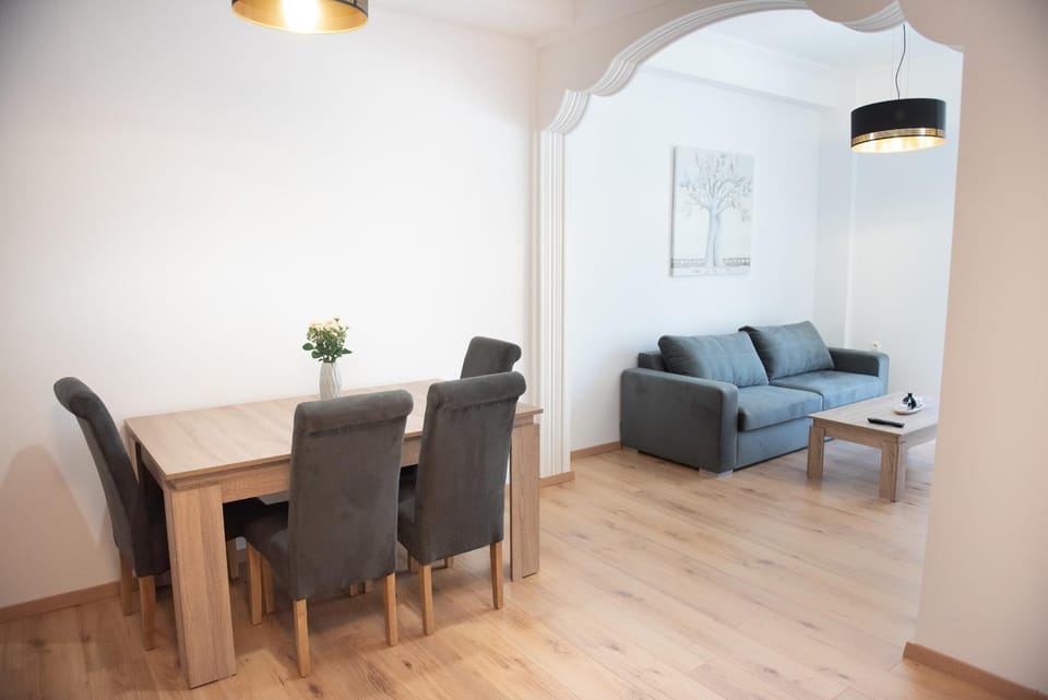 Living room, Seating area, Dining area