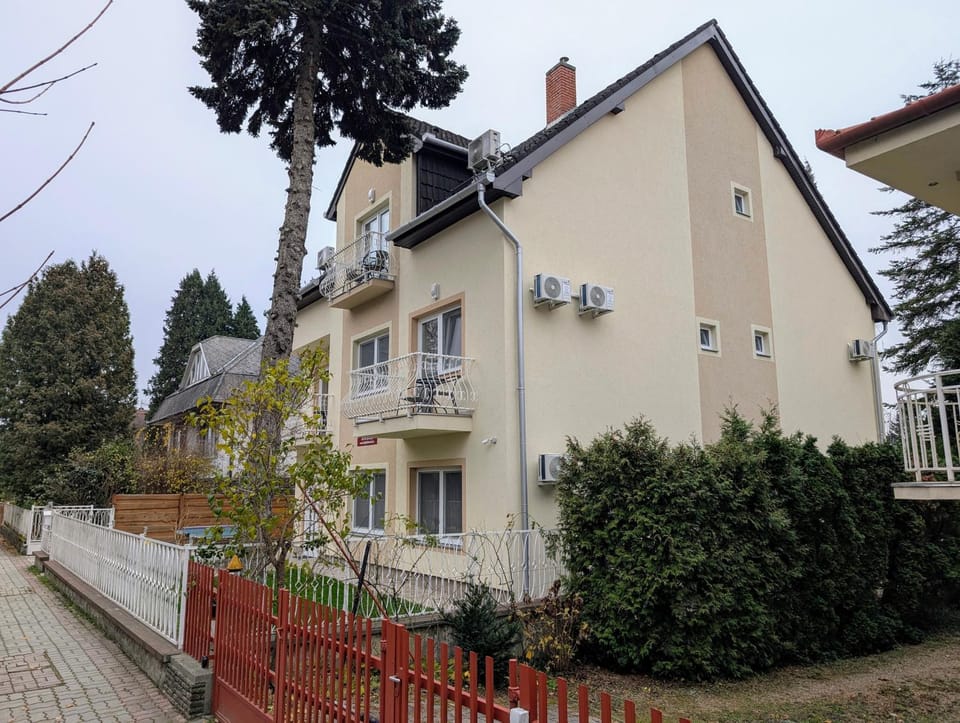 Property building, Day, Balcony/Terrace, air conditioner