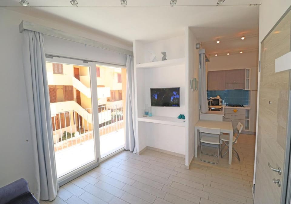 TV and multimedia, Kitchen or kitchenette, minibar