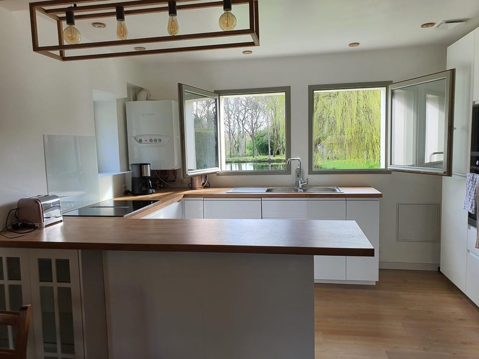 Kitchen or kitchenette