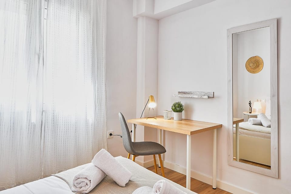 Bed, Photo of the whole room
